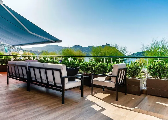 La Concha Beach Deluxe PRIVATE ENTRANCE & TERRACE