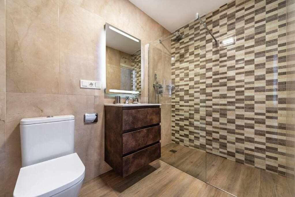 La Concha Beach Deluxe Private Entrance & Terrace Appartement *